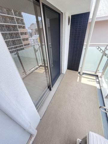 大阪市鶴見区鶴見４丁目の賃貸マンションのバルコニー