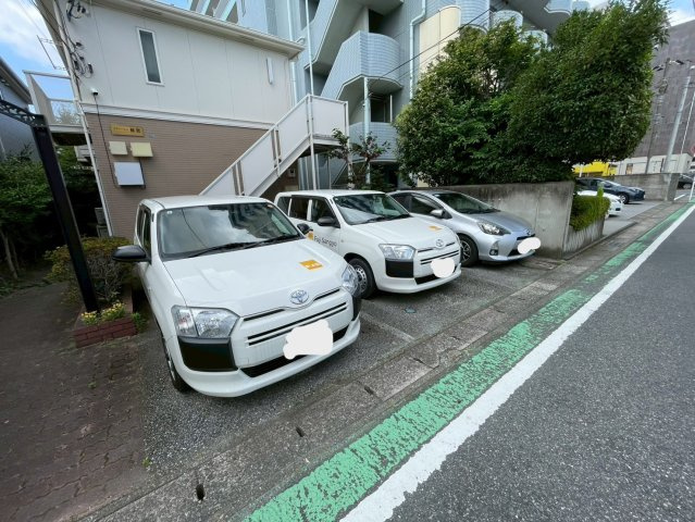 【駐車場】