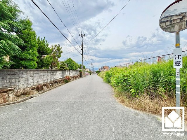 八幡市男山吉井の前面道路含む現地写真
