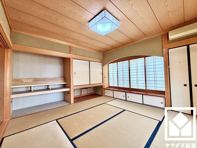 八幡市男山吉井の和室