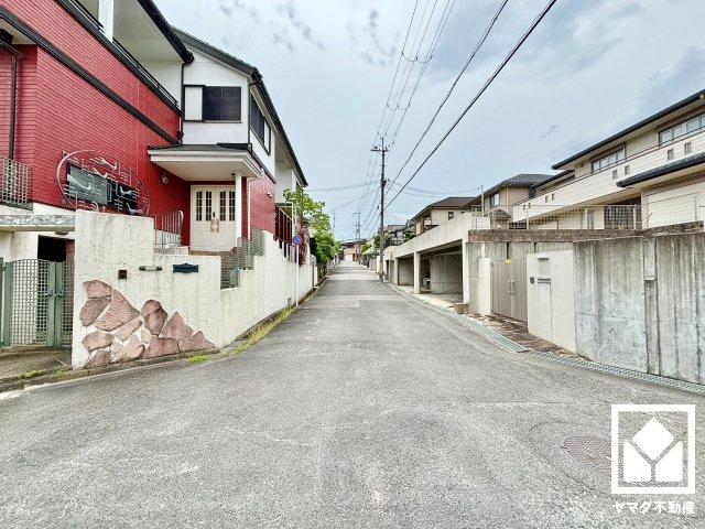 八幡市男山吉井の前面道路含む現地写真