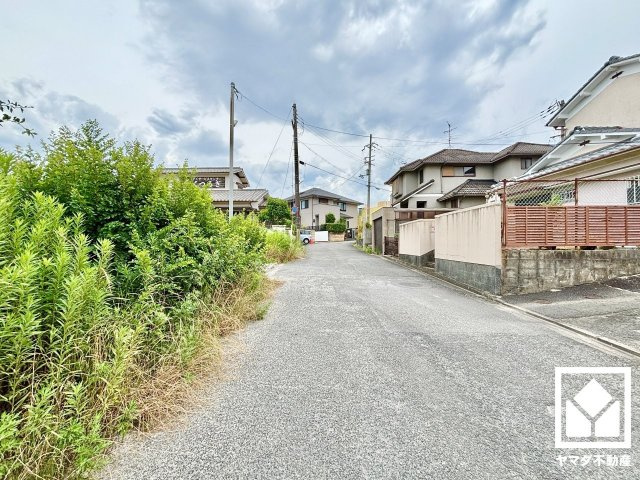 八幡市男山吉井の前面道路含む現地写真