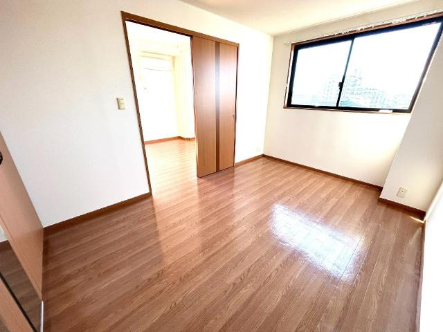 ヴィラ・クレストの内装|洋室