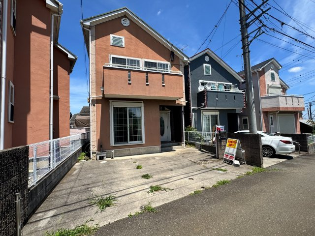 所沢市上山口中古戸建の駐車場