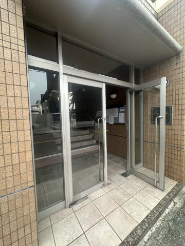 シャルマン2000のエントランス