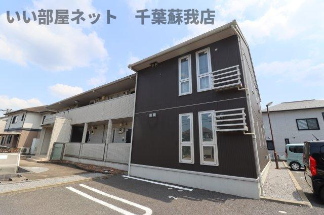 メゾン ルーエの玄関|収納もある玄関です