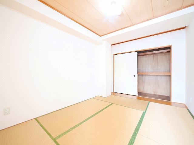 パディーフィールド善法寺の和室|日本らしい落ち着いた雰囲気の和室です