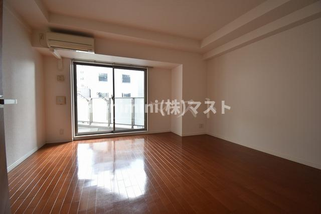 ビエラコート内久宝寺の居間・リビング