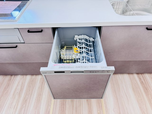 三郷市後谷新築戸建（後谷１期）のキッチン|家事の手間をグッと省けるビルトイン食洗器