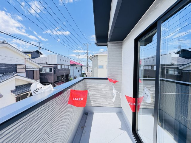 三郷市後谷新築戸建（後谷１期）のバルコニー|寝室前南向きバルコニー・日当たり良好♪