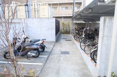 【駐輪場】 | リアージュ西宮門戸厄神 | バイク置き場付きなので、バイクの好きな方におすすめ