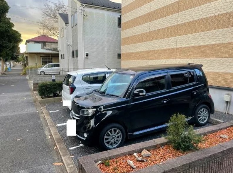 レオパレスハミングバードの駐車場