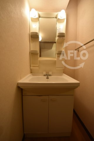 シュロスヒロカズ大手前の独立洗面台|シュロスヒロカズ大手前　独立洗面台