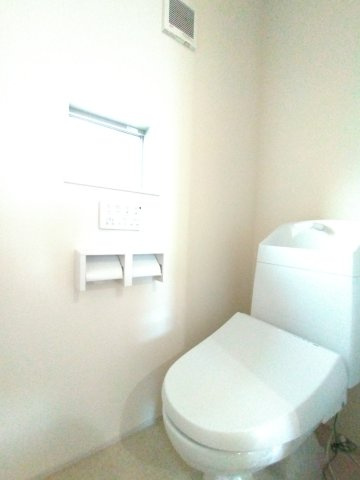 水戸市曙町1番37のトイレ|同施工物件の2階トイレです。
