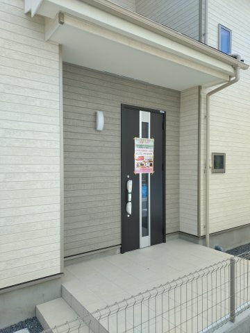 水戸市曙町1番37の玄関|同施工物件の玄関です。玄関は住まう人の印象づける～玄関は住まいの顔～！！