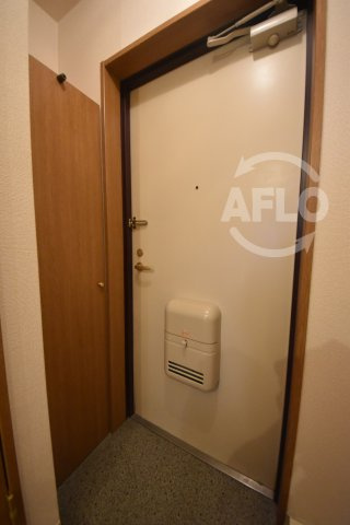 シュロスヒロカズ大手前の玄関|シュロスヒロカズ大手前　玄関