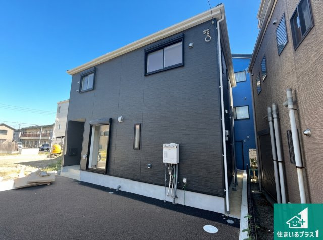 摂津市鳥飼西　第3期　新築一戸建ての外観|安心の10年保証！外観を美しく保ち、雨水で汚れを落とします！気になることがありましたら、お気軽にお問い合わせください！