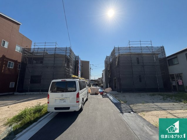 摂津市鳥飼西　第3期　新築一戸建ての前面道路含む現地写真|周辺は落ち着いた街並みの住宅地！子育てがしやすい住環境です！まだ未完成ですが、現地でしかわからない事もございます。是非一度ご覧ください。