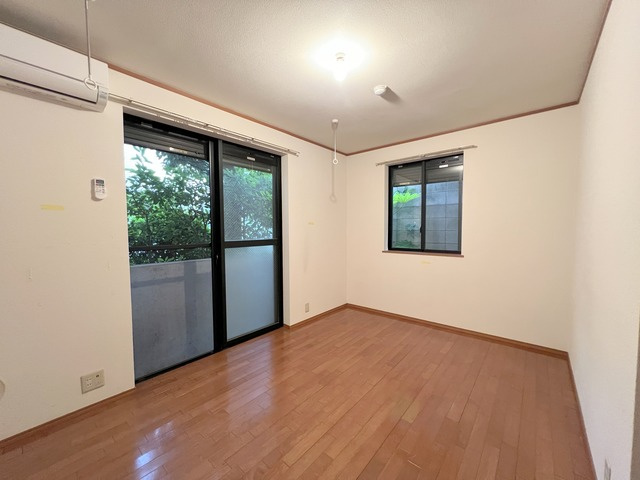 ＰＩＮＯの居間・リビング|★キレイなフローリングの角部屋です★