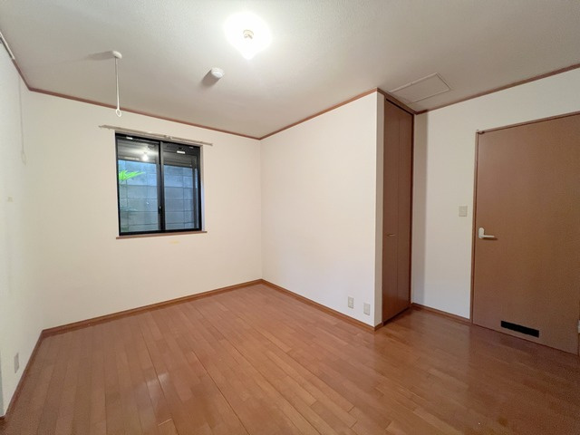 ＰＩＮＯの寝室|★キレイなフローリングの角部屋です★