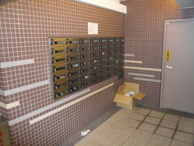 リヴシティ西川口のロビー