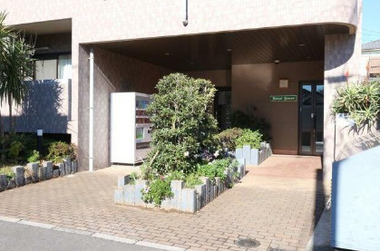 ロイヤルハウスの外観