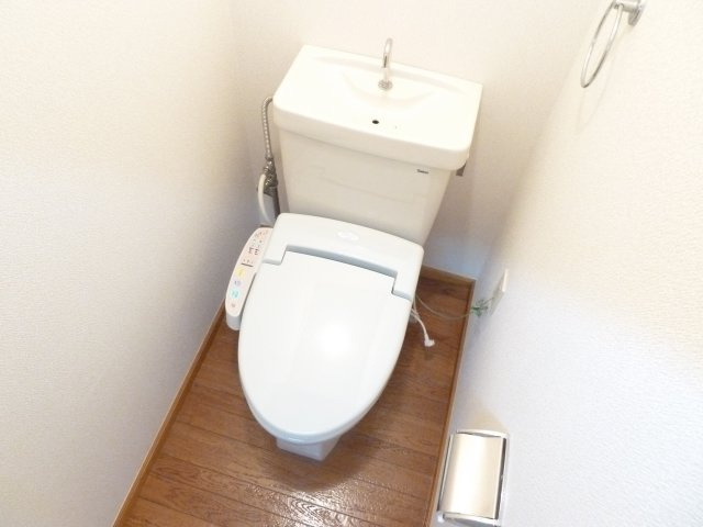 ニューシャルマンのトイレ|もちろんウォシュレットですよ