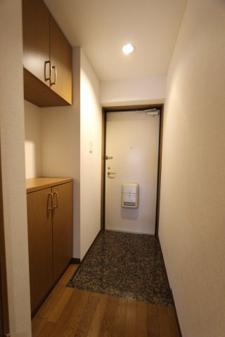 グレイスカーサの玄関|参考写真です。現況優先。