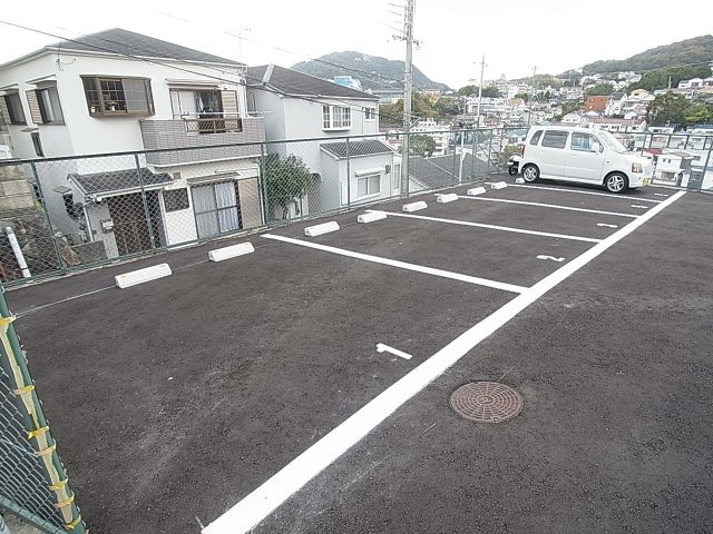 ビーコート丸山の駐車場|敷地内駐車場を完備してます