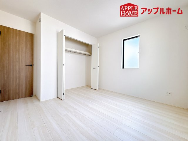 [新築住宅] 鴻巣市吹上本町 3期 全2棟の洋室|２階居室は全室収納あり！たっぷりある収納活用でお部屋もキレイを保てます♪