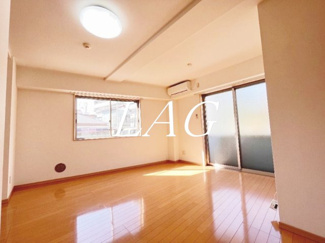 【居間・リビング】 | Ruby`s Garden Makuhari | 洋室のお部屋です。