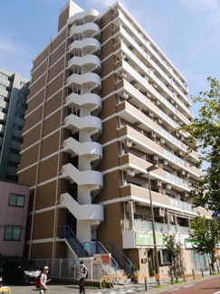【外観】 | 穏やかな風と陽光を導き、プライバシーに配慮された設計プランを採用し、居住性を一段と心地よいものにしています。