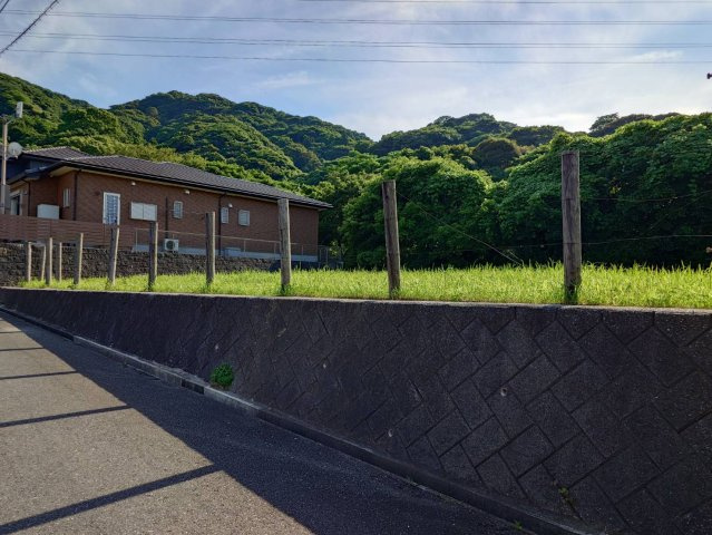 小倉南区西貫１丁目　更地の外観|撮影日令和８年６月12日・【北九州市小倉南区土地】
接道と多少の高低差があります