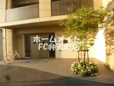 【エントランス】 | WillDo九条南 | 落ち着いたエントランスです
