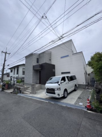 茨木市西安威1丁目の前面道路含む現地写真|駐車2台可能スペースあり！（車種による）