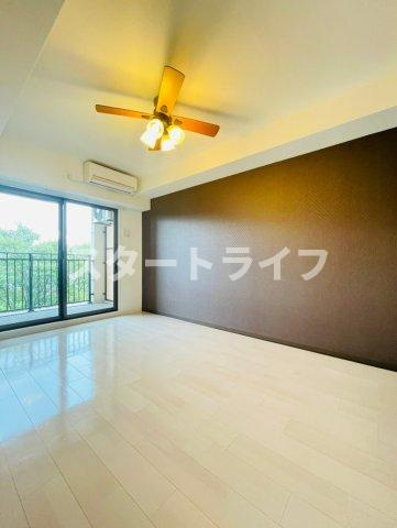 大阪市東淀川区柴島１丁目の賃貸マンションの居間・リビング