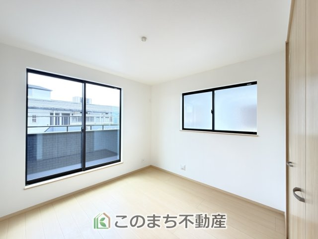 ハートフルタウン宇都宮市泉が丘7丁目2565番の洋室|南向きで陽当たりの良い洋室♪風通しもよく快適です☆