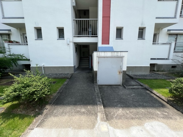 茶山台第1次住宅のエントランス