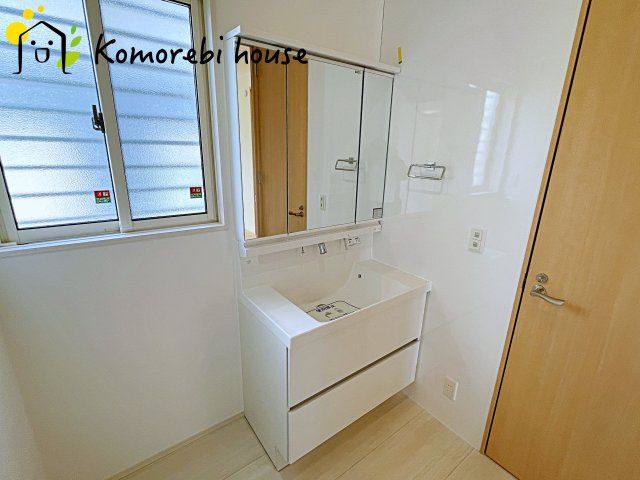 鴻巣市神明2丁目　中古戸建の独立洗面台|26.6.19　撮影済み
