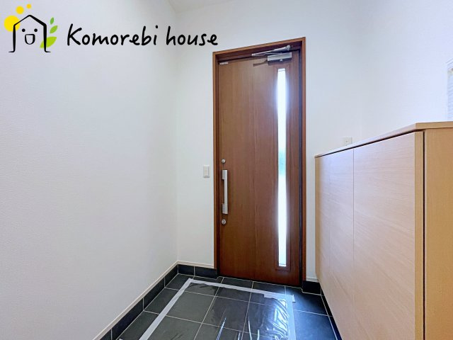 鴻巣市神明2丁目　中古戸建の玄関|26.6.19　撮影済み