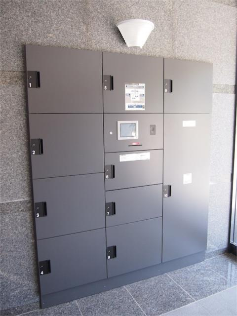 狛江市和泉本町１丁目の賃貸マンションのその他共用部分|宅配ボックス