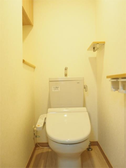狛江市和泉本町１丁目の賃貸マンションのトイレ