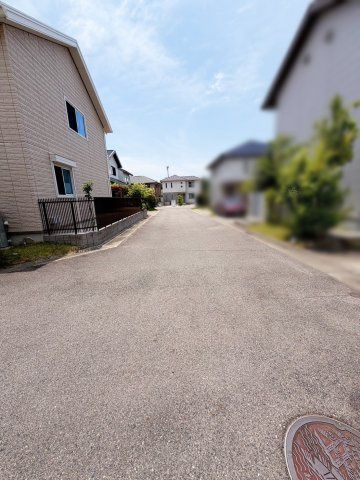 涼風町 中古戸建の前面道路含む現地写真