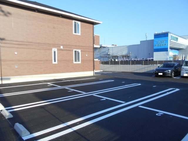 エトワールしゅりⅤの駐車場