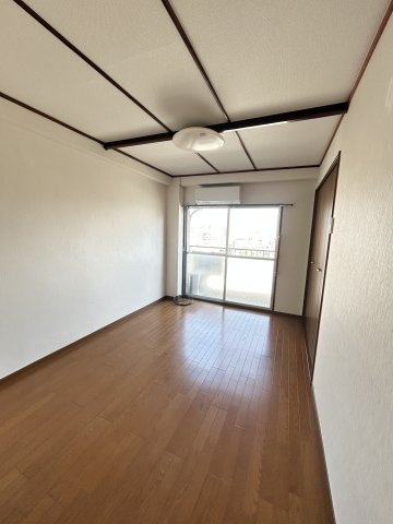 国香マンションの居間・リビング