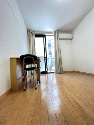 レオパレス都賀川の居間・リビング