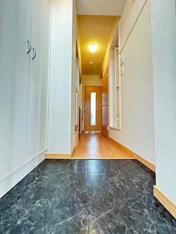 レオパレス都賀川の玄関