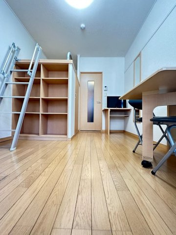 レオパレス都賀川の居間・リビング
