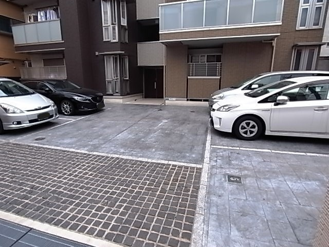 EVISTAGE甲子園の駐車場