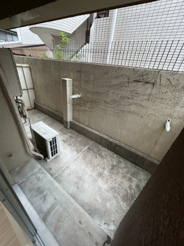 ベルシェ岡本の駐車場